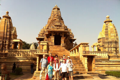 Мы на фоне храмов Камасутры